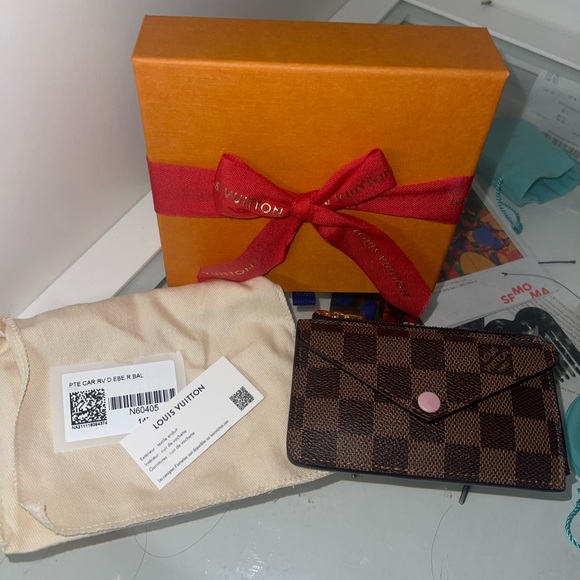 Louis Vuitton Recto Verso Card Holder - Picture 5 of 17